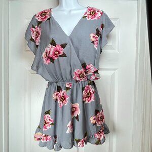 Umgee USA Women's Small Blue Floral Romper Ruffles V-Neck Elastic Waist‎